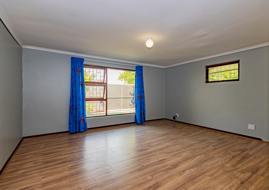 5 Bedroom Property for Sale in De Bron Western Cape